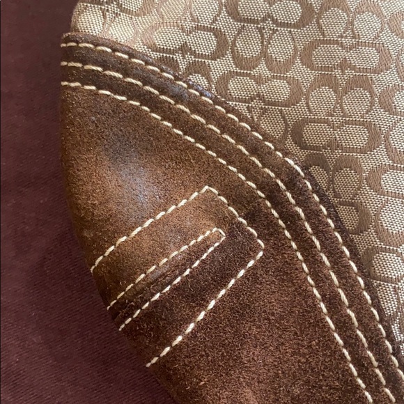 Coach bag and comes with dust bag - Picture 2 of 5